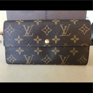 Aunthentic LouieVuitton wallet